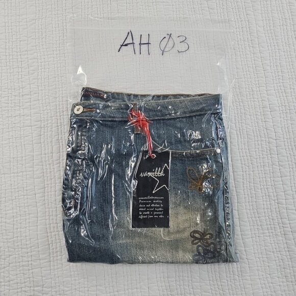 NEW Vanilla Star Jeans Women's 26 (44x32) Straight Leg Floral Embroidery NWT - Picture 13 of 13